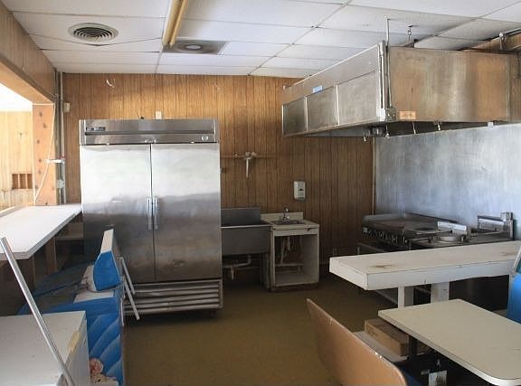 3rd image of 1414 E Pike Blvd