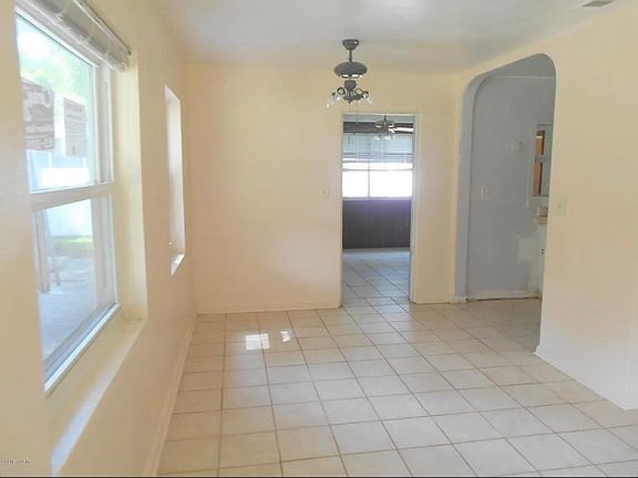 4th image of 3840 Abby Ln