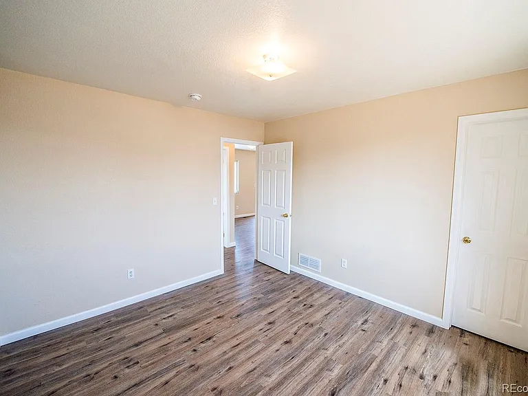 55 N 10th Ave #B — Photo 9