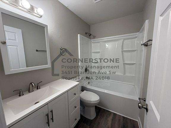 4th image of 1902 Yeager Ave NE APT 4