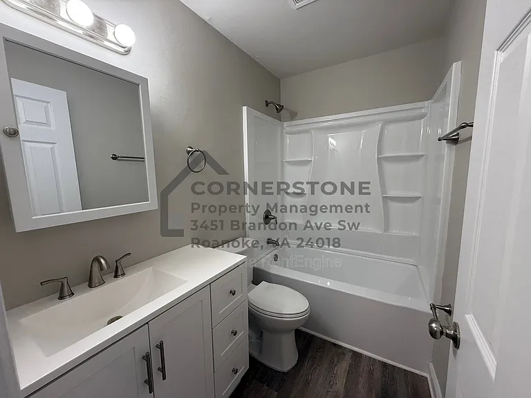 1902 Yeager Ave NE #4 — Photo 8