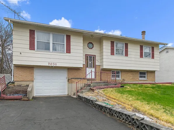 7031 Glenwood Ln, Hanover Park, IL 60133