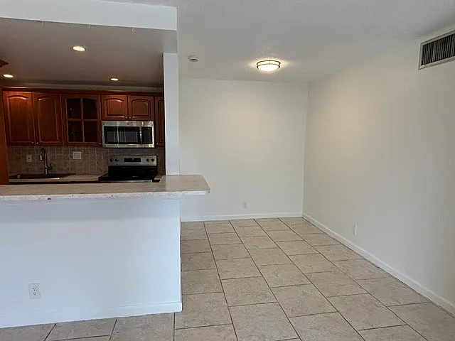 1701 NW 46th Ave #207 — Photo 3