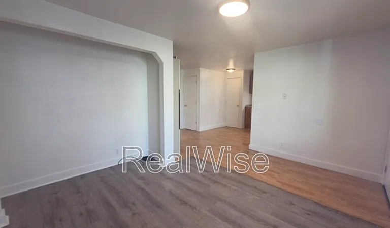 205 S Pine St — Photo 15