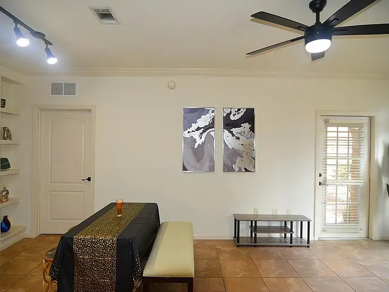910 Charo Pkwy #312 — Photo 6