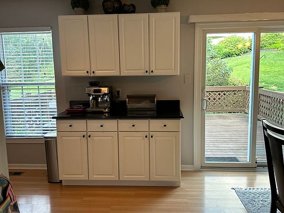 5th image of 904 Glen Falls Ct