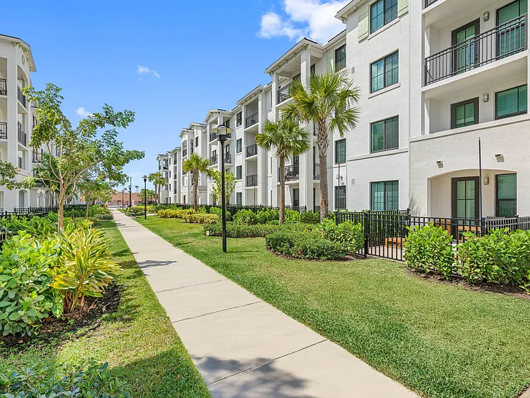 Casero Apartments — Photo 12