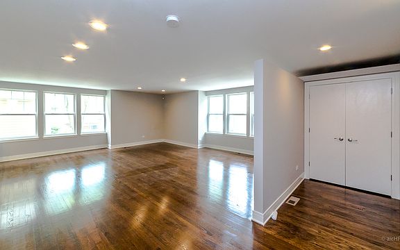 3rd image of 6116 S Greenwood Ave