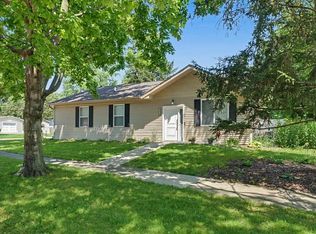 2014 Winchester Dr, Champaign, IL 61821