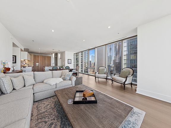 5th image of 363 E Wacker Dr #2802