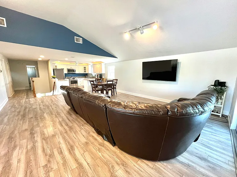Living/dinning/kitchen