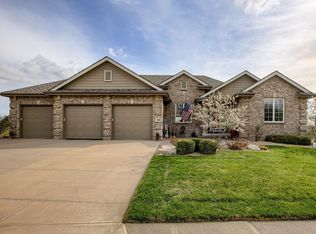 10203 S 176th St, Omaha, NE 68136