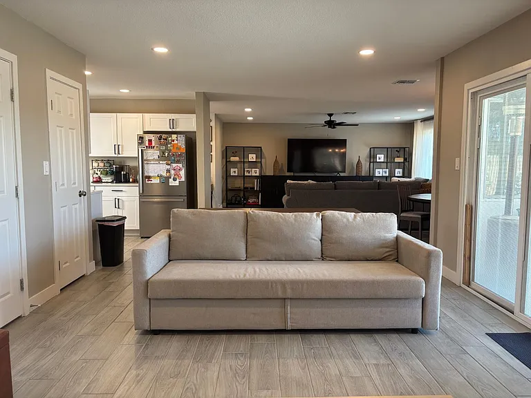 2902 W Straford Dr — Photo 9