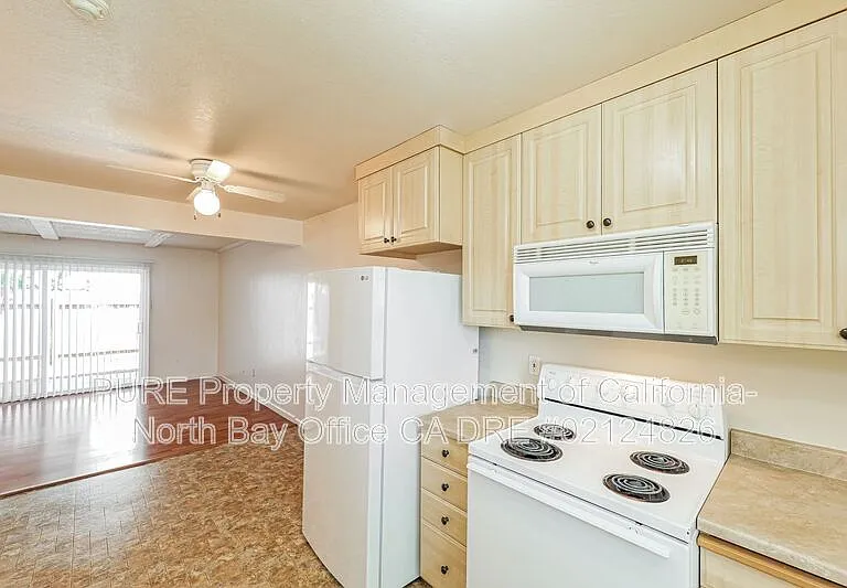 48-4 Lark Center Dr — Photo 5