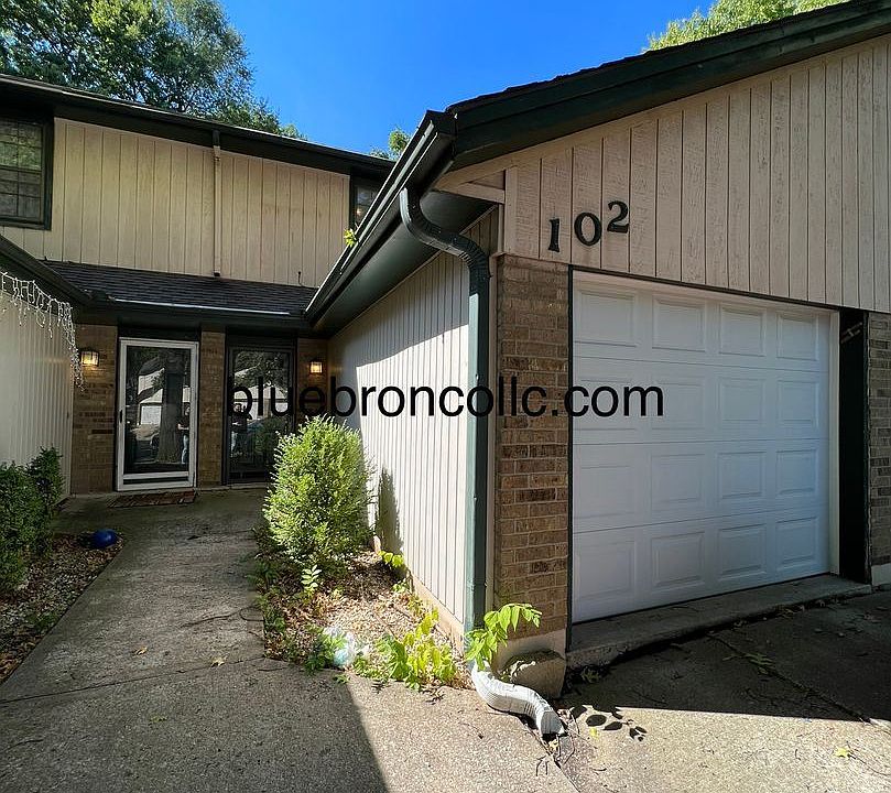 1st image of 102 SW Oxford Pl #3234734
