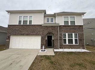 2346 Creek Bank Dr, Columbus, IN 47201