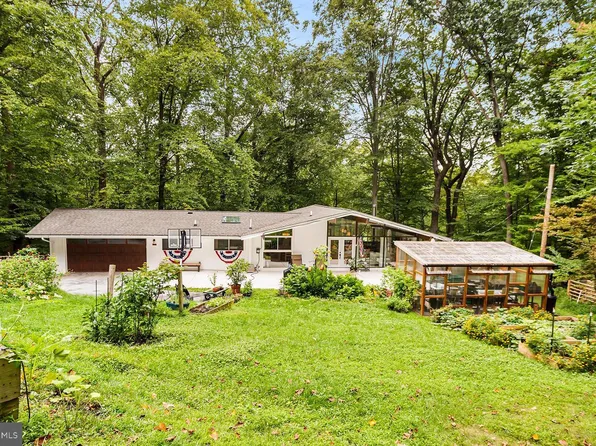 417 Paul Lemen Dr, Valley Forge, PA 19481