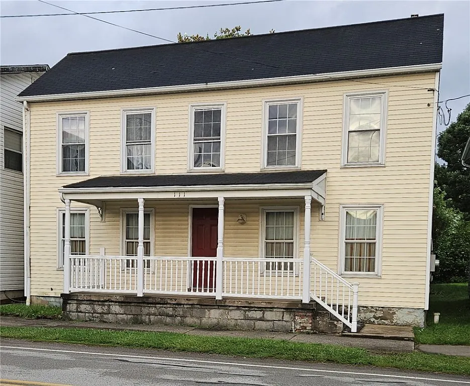 111 Laughlin St photo 1