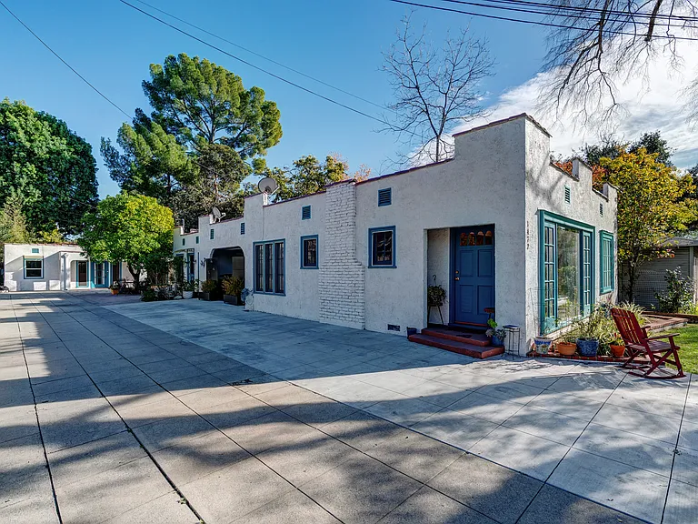 1476 N Wilson Ave — Photo 3