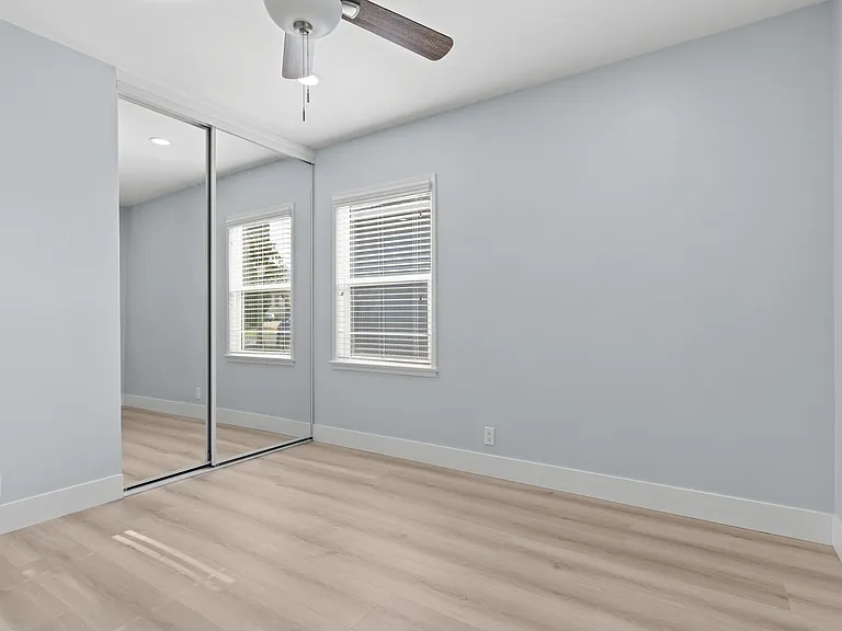 815 Wakefield Ave — Photo 12