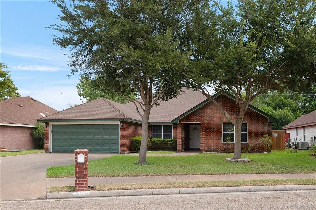 4 bed, 2.0 bath, 1822 sqft, $1,900 — Photo 1