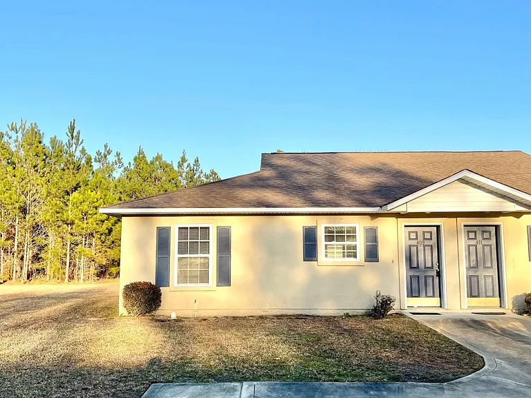 409 Lawnwood Ct — Photo 1