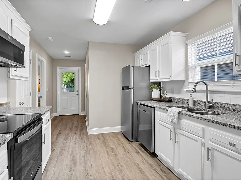 811 N 7th St — Photo 3