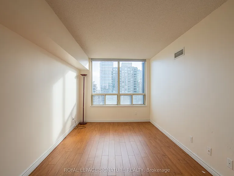 7 Bishop Ave #1604 — Photo 21