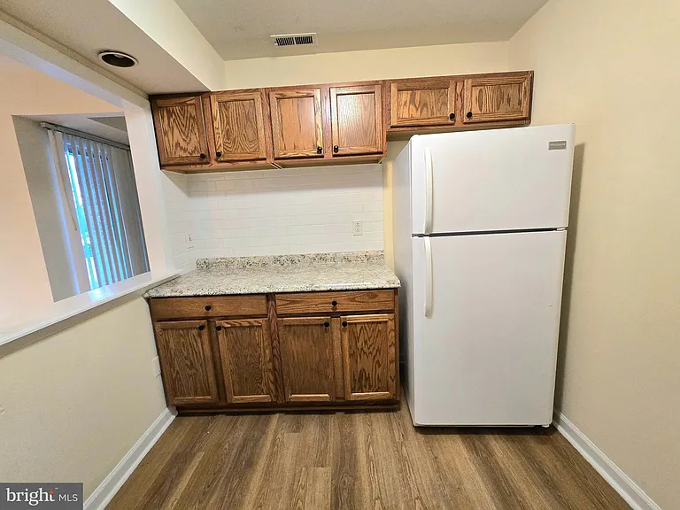 114 Van Buren Rd #5 — Photo 5