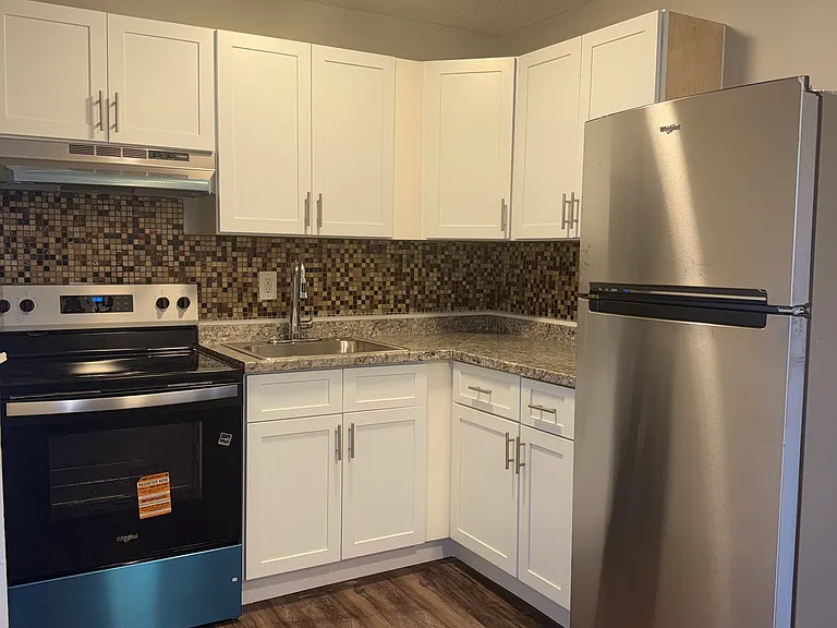 Garden Hill Apartments — Photo 8