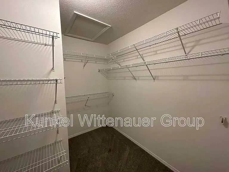 911 Victoria Ln — Photo 19