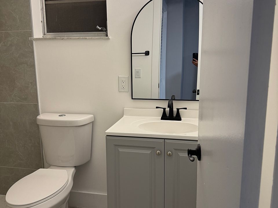 1st image of 2938 SW 36th Ct #4