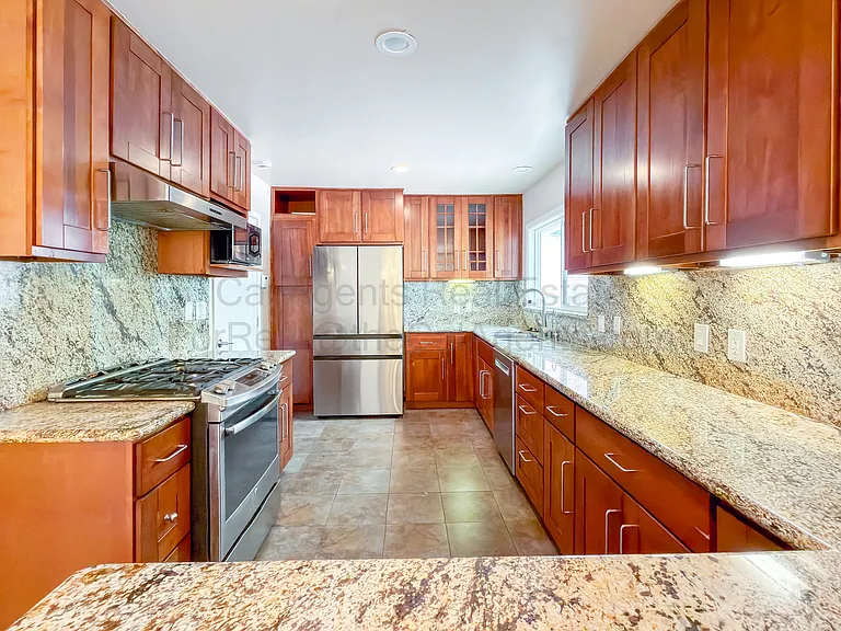 23940 Carmelita Dr — Photo 3