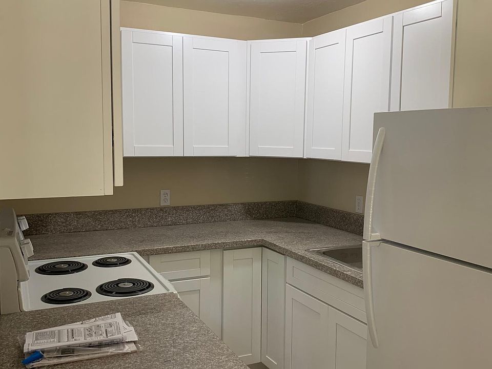 2nd image of 827 U St APT B