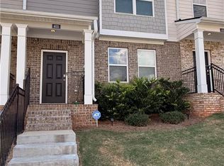 403 Elgin Dr, Lawrenceville, GA 30045