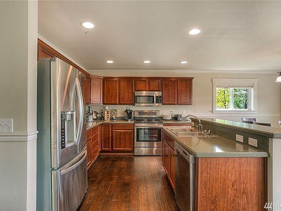 4th image of 1824 Cadborough Ln