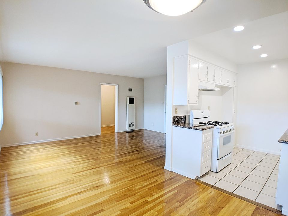 1st image of 241 S Oakland Ave APT 1