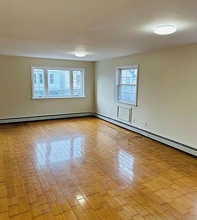 3rd image of 3760 Olinville Ave