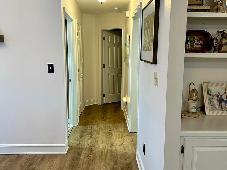 114 Montclair Ct — Photo 5