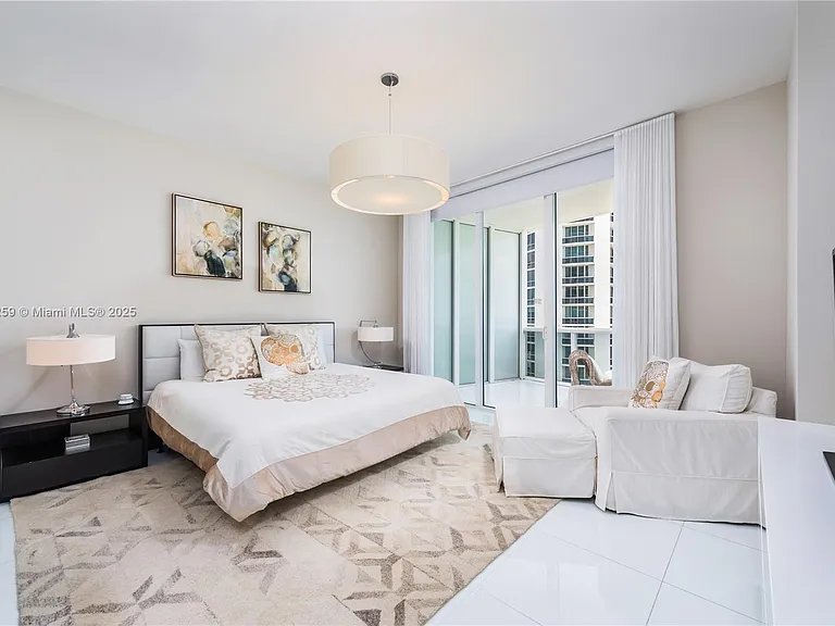 15811 Collins Ave #1702 — Photo 4