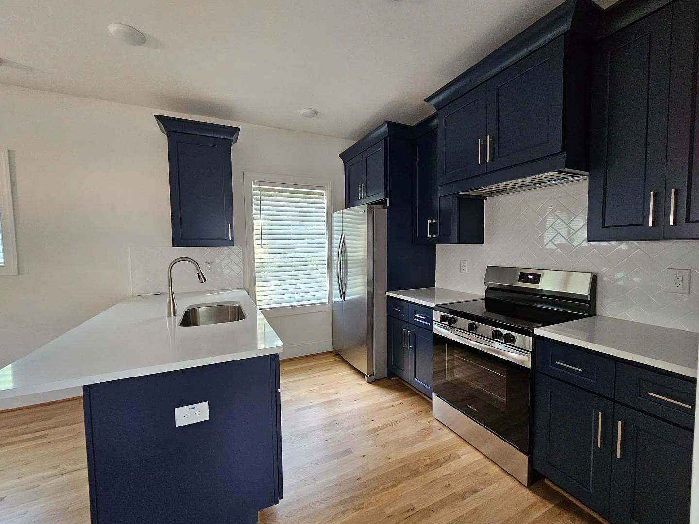 3809 1/2 Burt Dr — Photo 2
