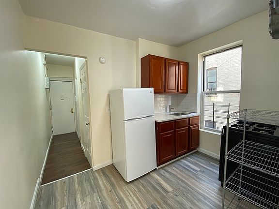5th image of 518 W 136th St APT 4