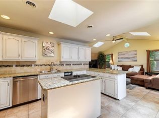 10009 Newcombe Dr, Dallas, TX 75228