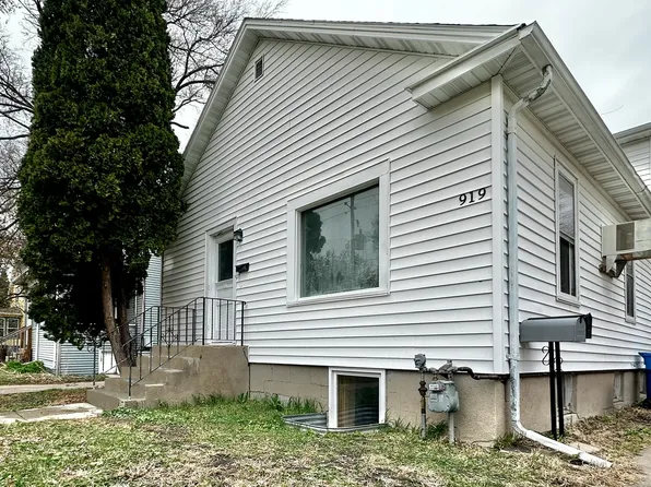 919 11th Ave N, Fargo, ND 58102