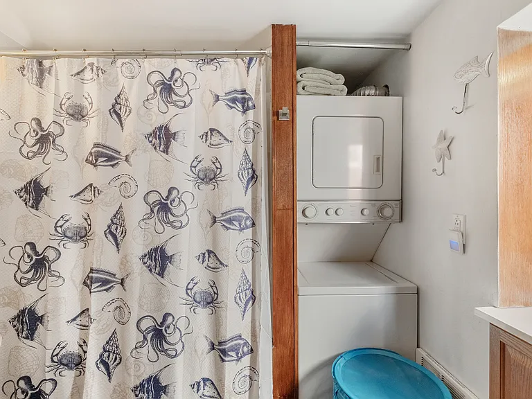 2031 Fairview Ave E #HOUSEBOAT D — Photo 14