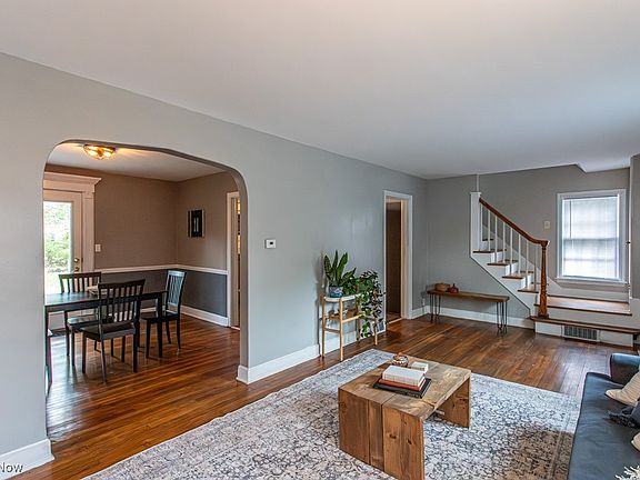 5th image of 1383 Trumbull Ave SE