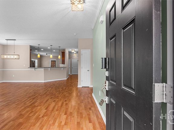 5th image of 10 Arbors Circle