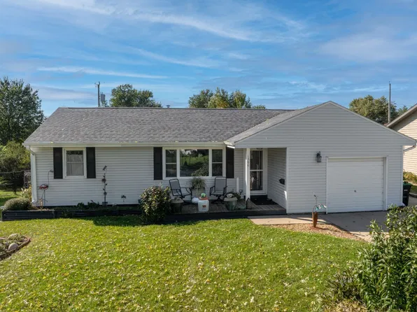 1360 Northview Dr, Marion, IA 52302