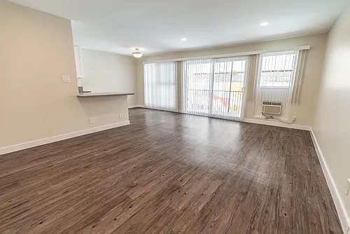 Floor plan 305