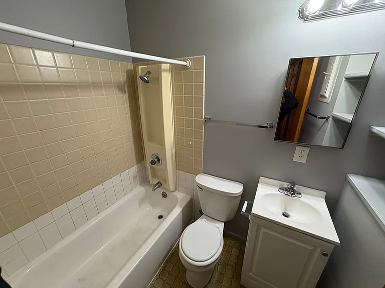 1910 J — Photo 10